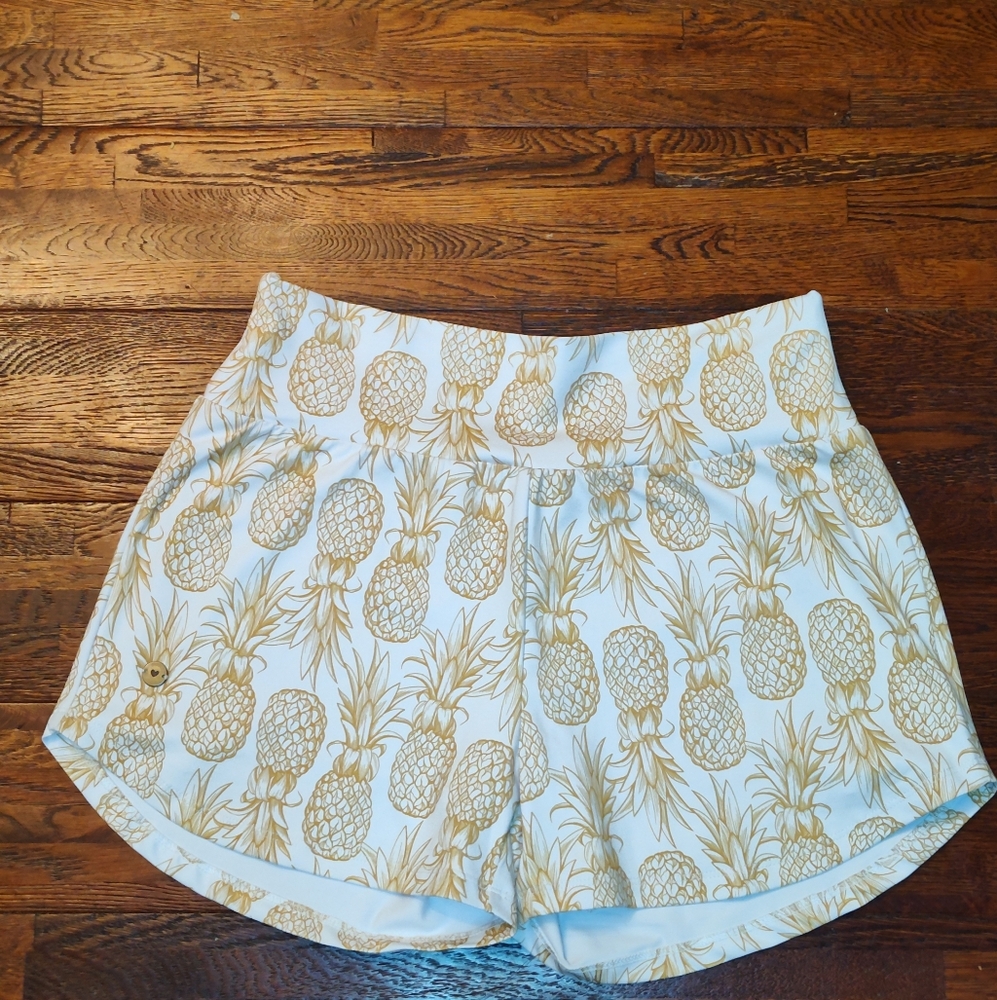 Love Fitness Hawaii Woman's Shorts Pineapple Honey Yellow Size Medium